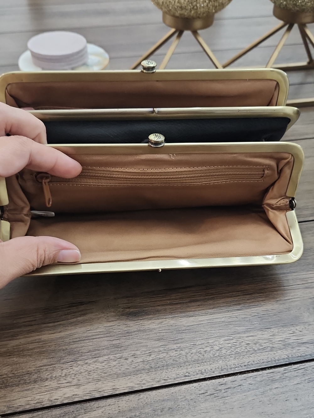 Hobo Classic Black Leather Double-Compartment Clutch with Gold Frame - Picture 13 of 15
